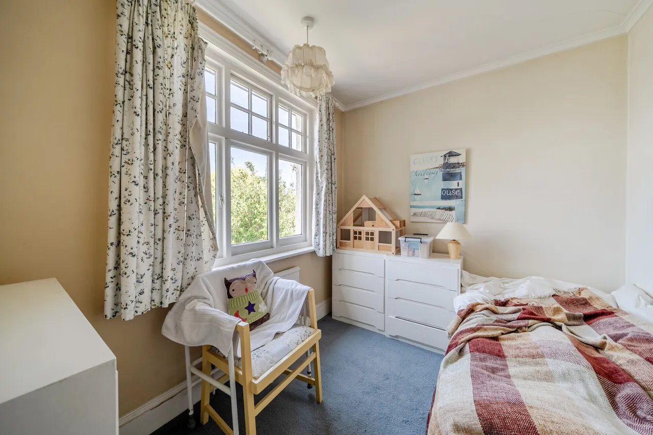 York Road, Farnham, GU9, photo 17