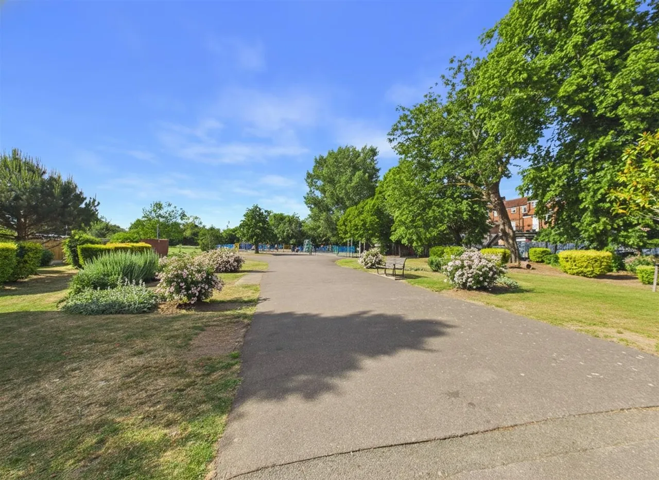 Shenley Avenue, Ruislip, HA4 6BP, photo 12