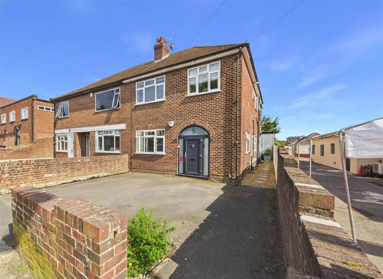 2 bed property for sale — Shenley Avenue, Ruislip, HA4 6BP