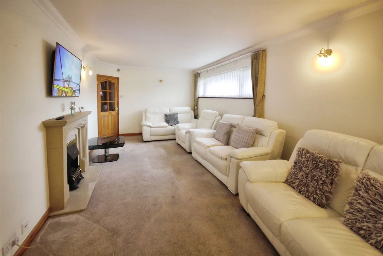 Hatch Road, Pilgrims Hatch, CM15, photo 5