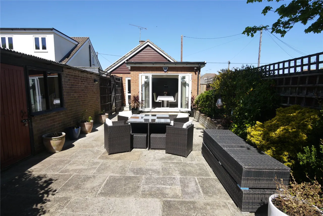 Hatch Road, Pilgrims Hatch, CM15, photo 12