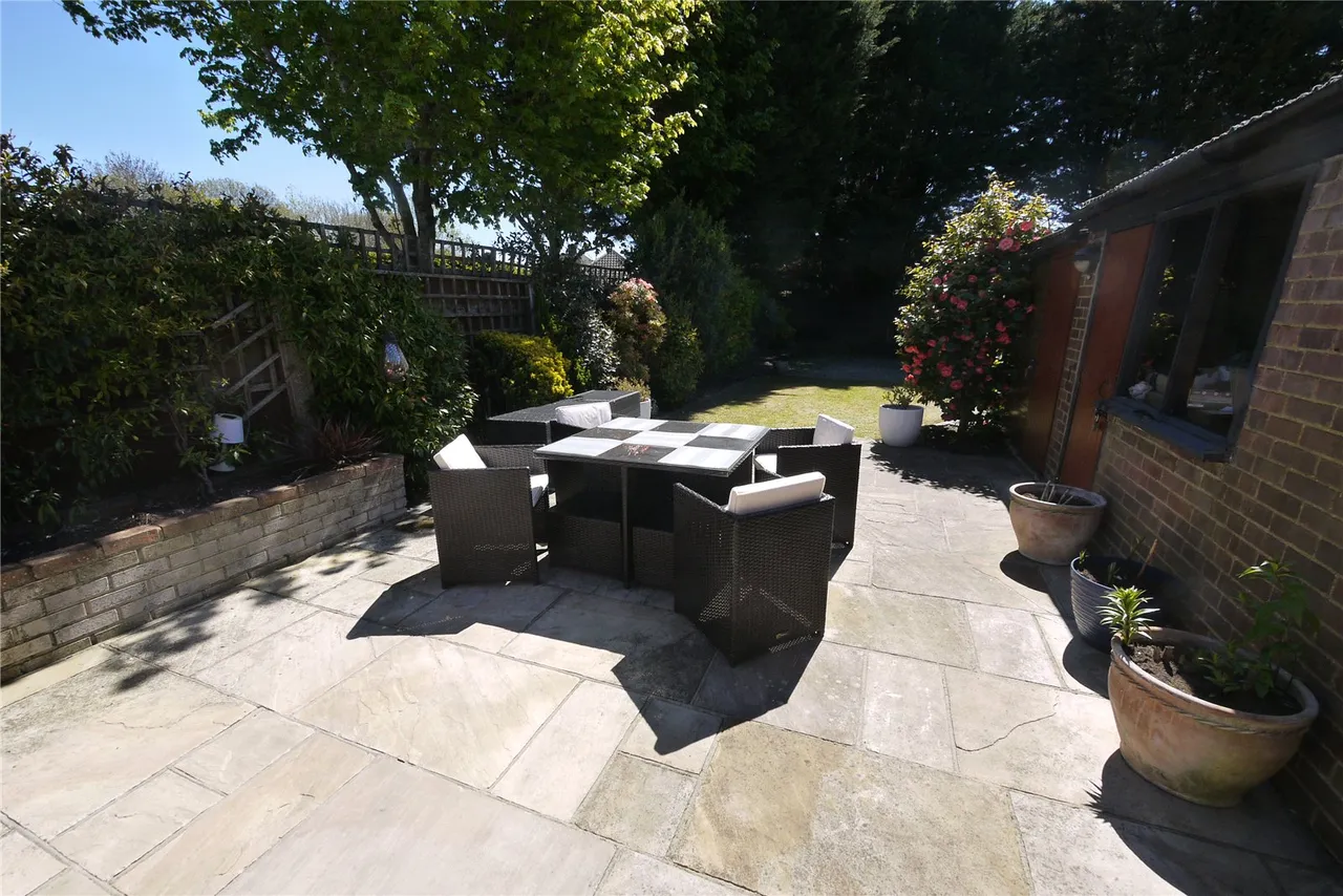 Hatch Road, Pilgrims Hatch, CM15, photo 2