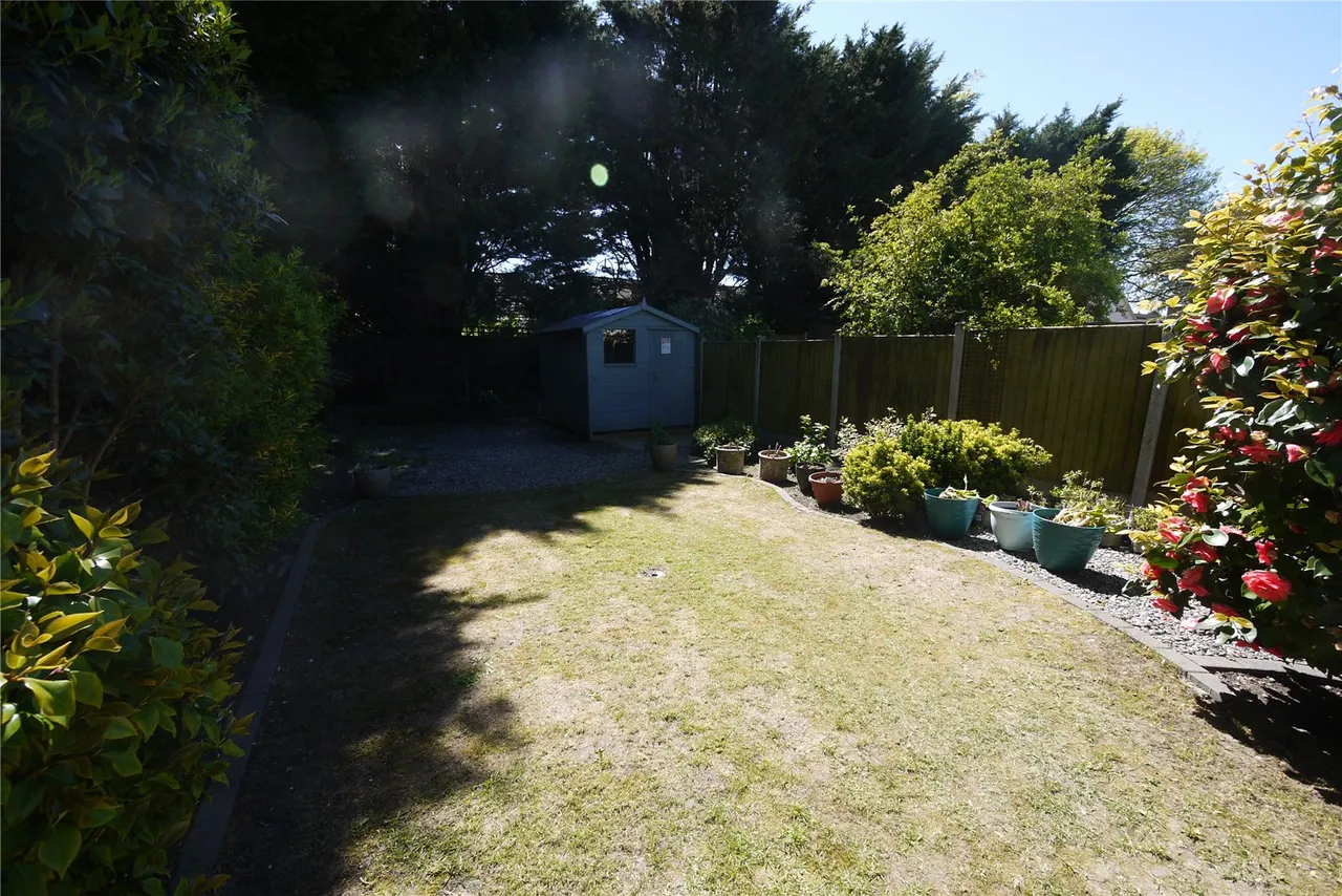 Hatch Road, Pilgrims Hatch, CM15, photo 13
