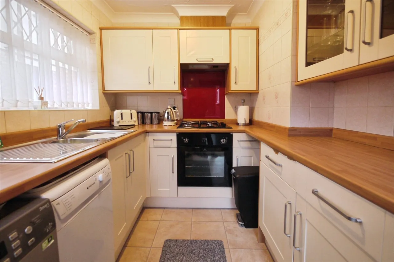 Hatch Road, Pilgrims Hatch, CM15, photo 7
