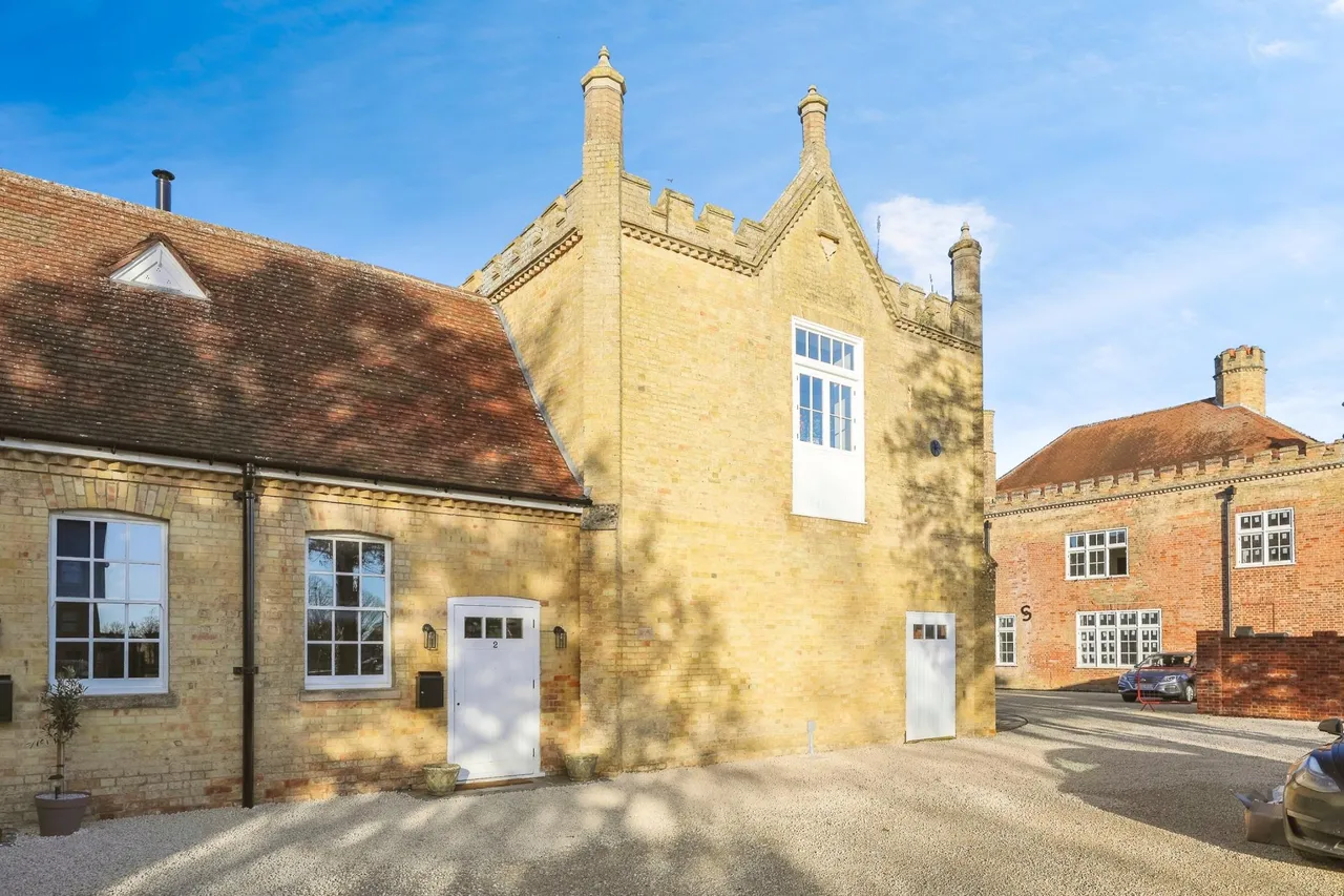 2 bed house for sale, North Road, Huntingdon, PE28