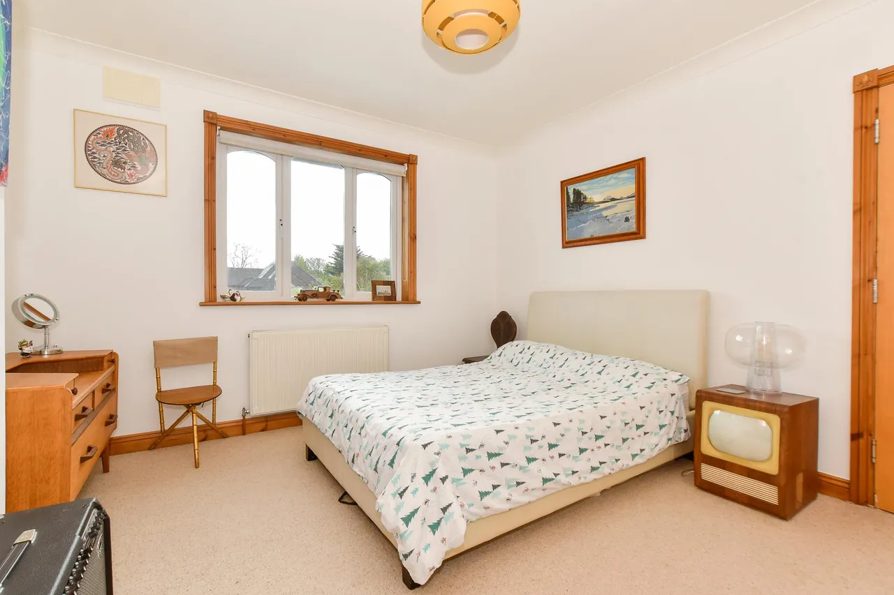Bembridge, PO35, photo 12