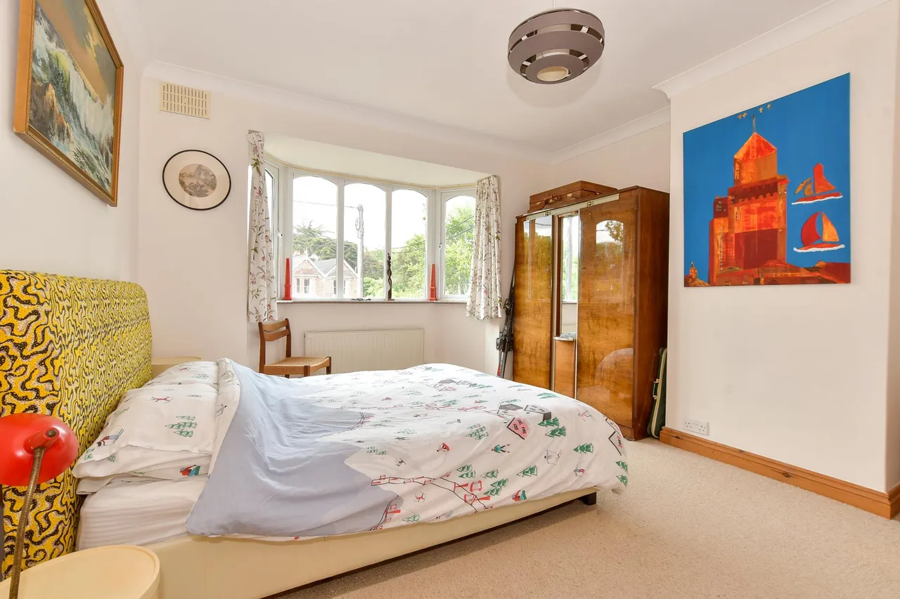 Bembridge, PO35, photo 11