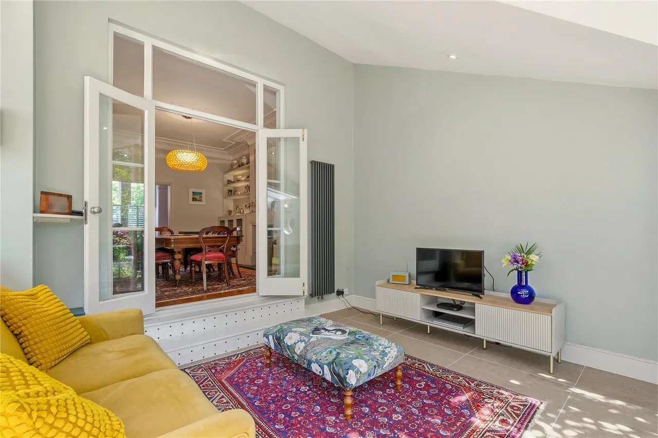 Huron Road, London, SW17, photo 8