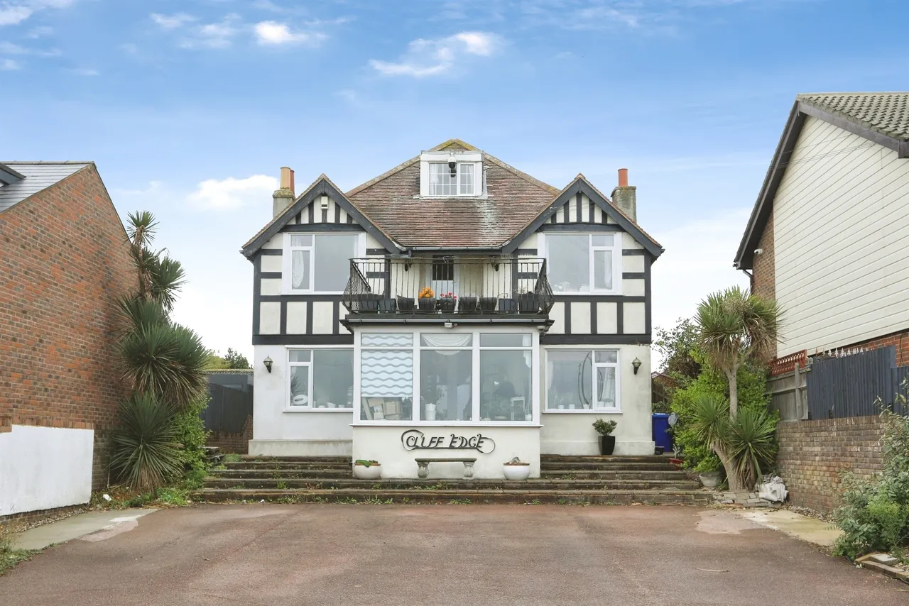 5 bed house for sale — The Leas, Minster On Sea, Sheerness