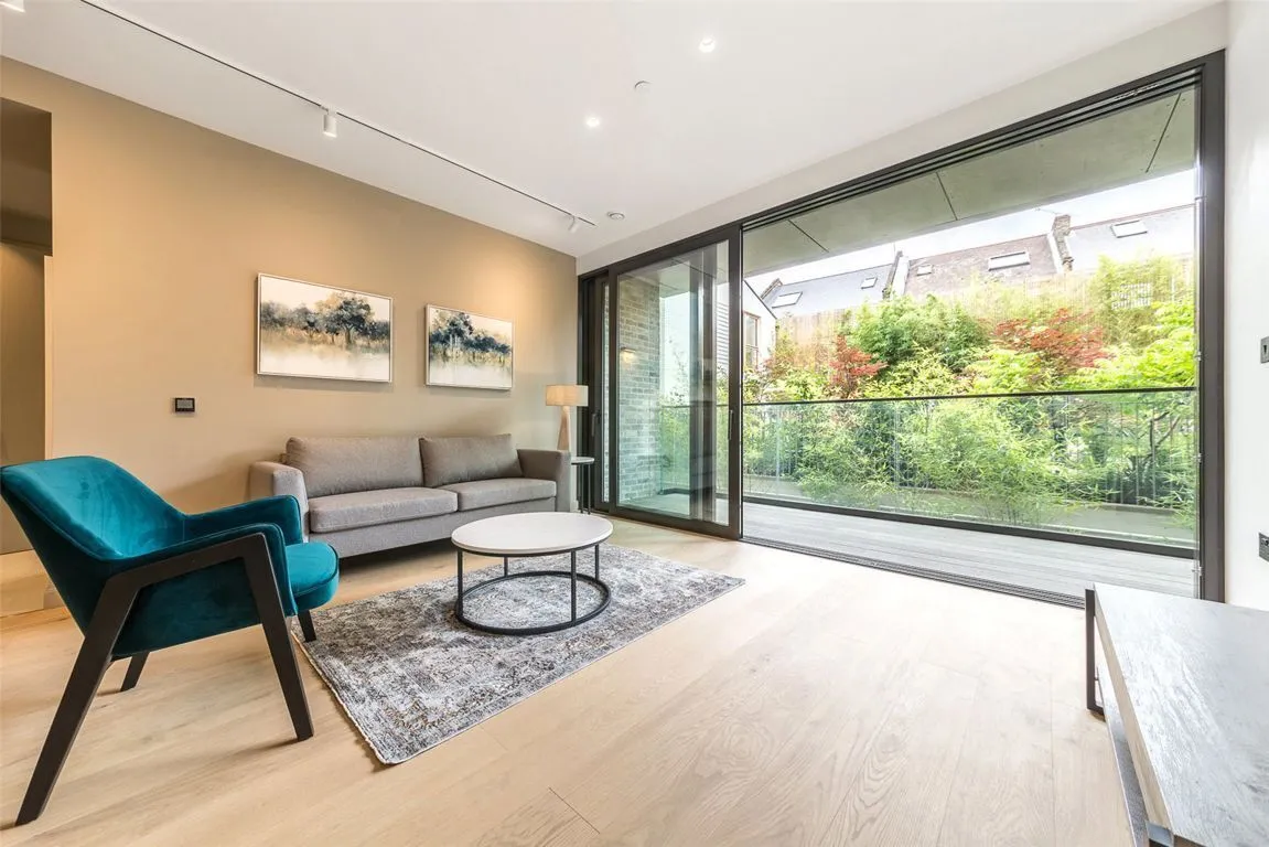 3 bed flat to rent, Harrow Road, Kensal Rise