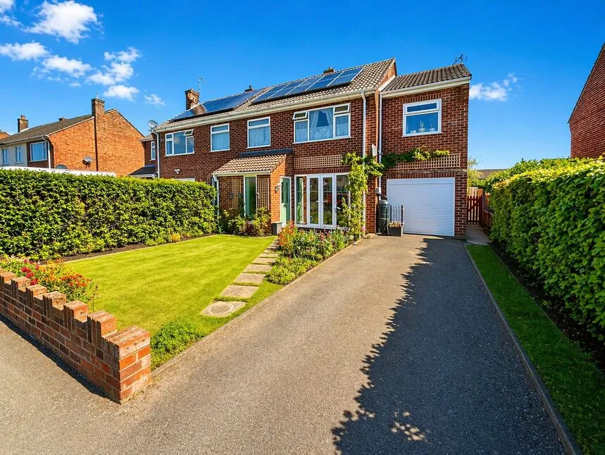 3 bed house for sale — Cross Green, Upton, Cheshire, CH2