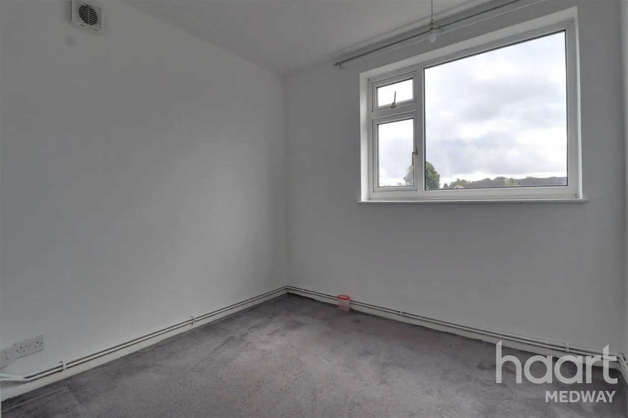 Huntsman Close, ME1, photo 42