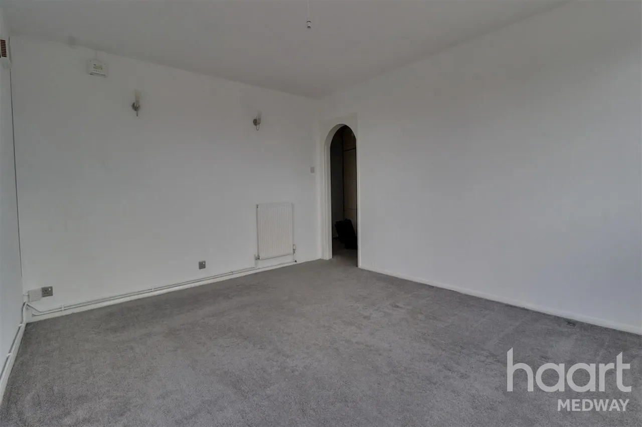 Huntsman Close, ME1, photo 20