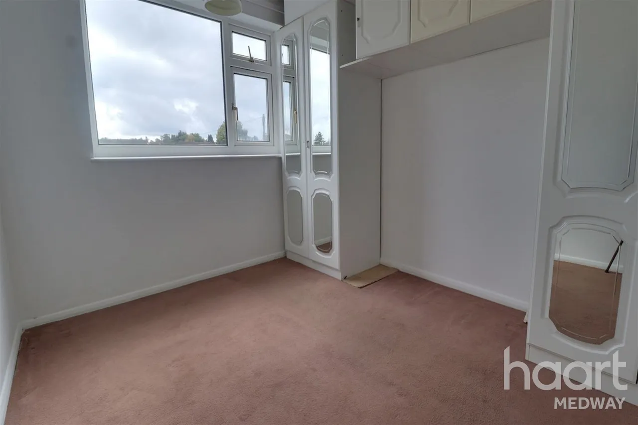 Huntsman Close, ME1, photo 30