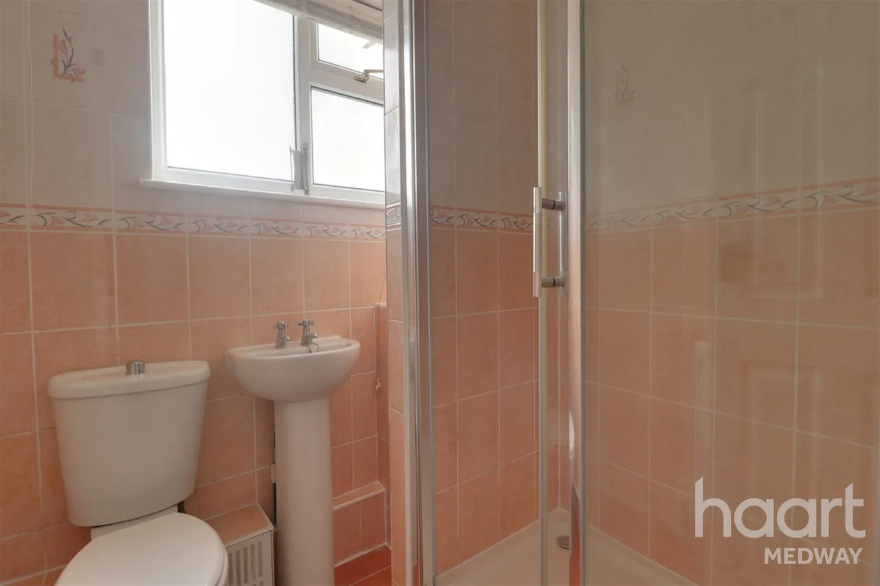Huntsman Close, ME1, photo 33