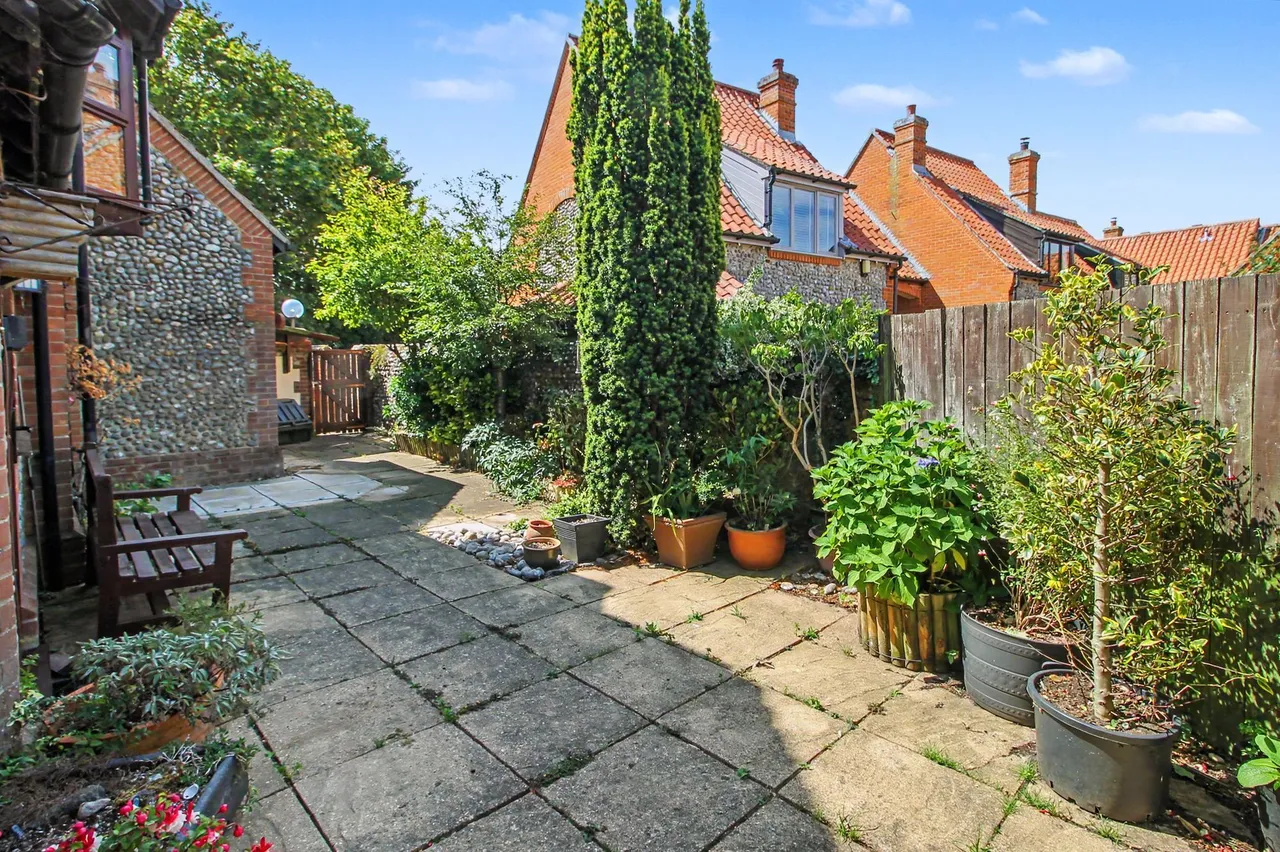 Versatile Coastal Home in Blakeney, photo 18