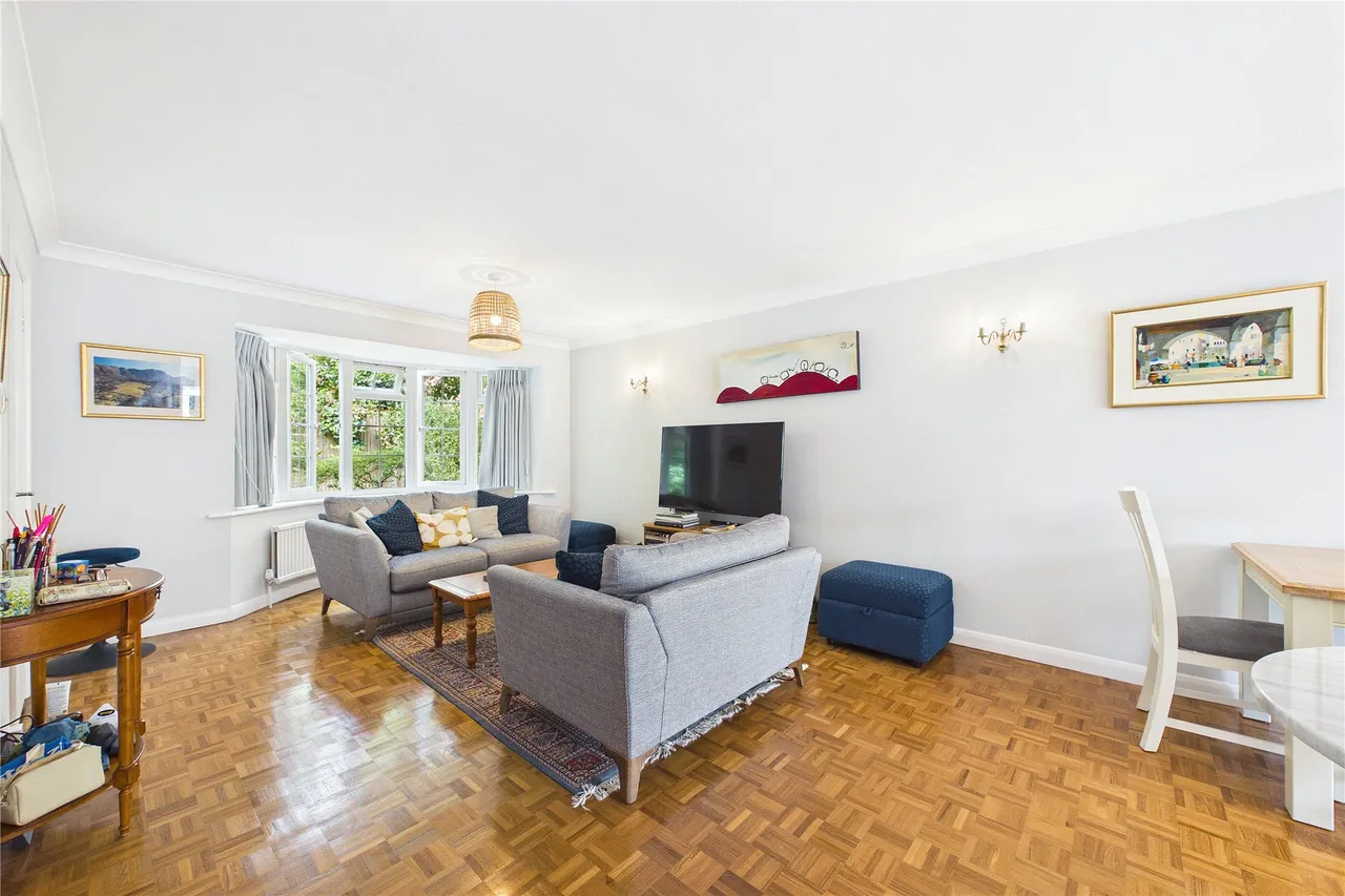 Broomhall Lane, Horsell, GU21, photo 3