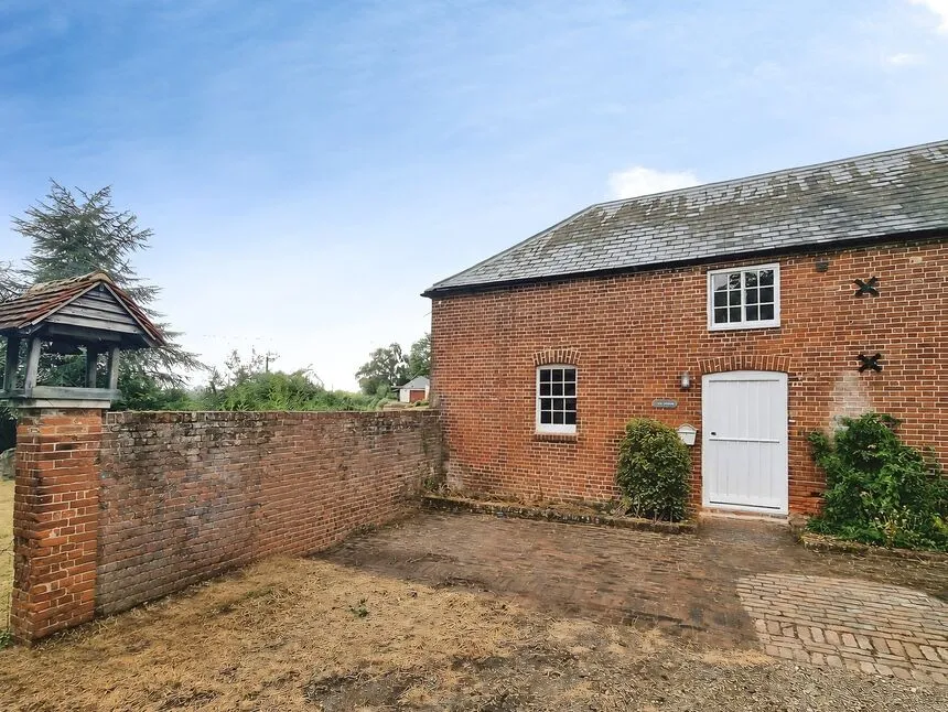 2 bed house to rent — Brogdale Road, Ospringe, Kent, ME13