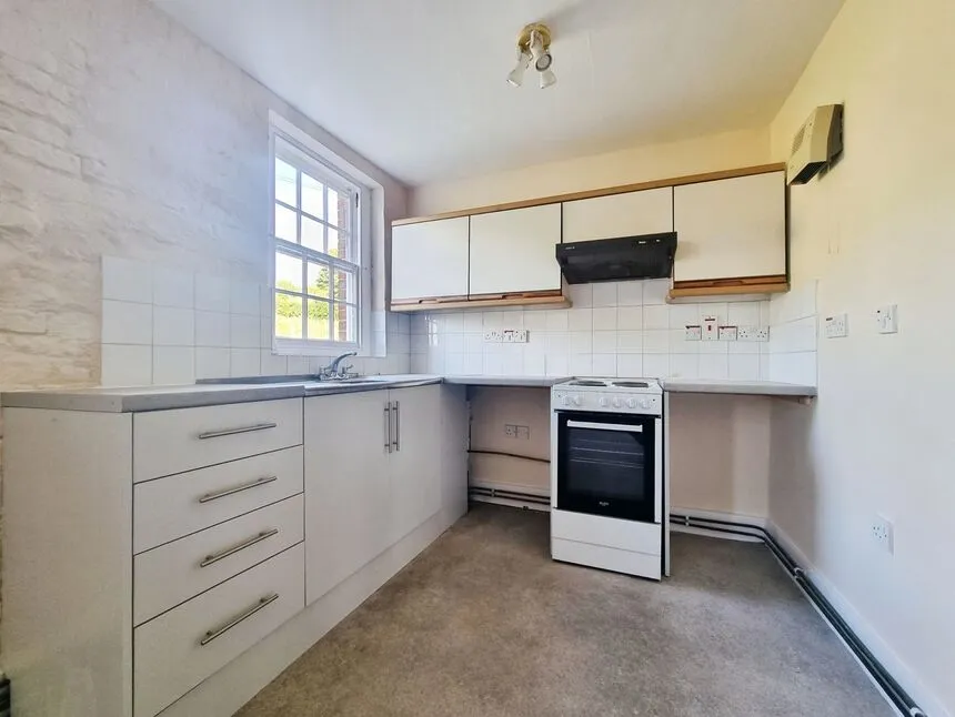 Brogdale Road, Ospringe, Kent, ME13, photo 4