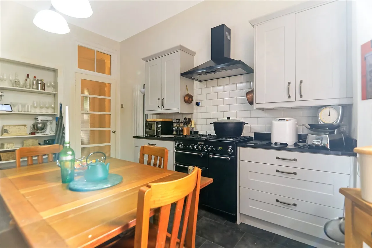Ardgowan Square, Greenock, PA16, photo 18