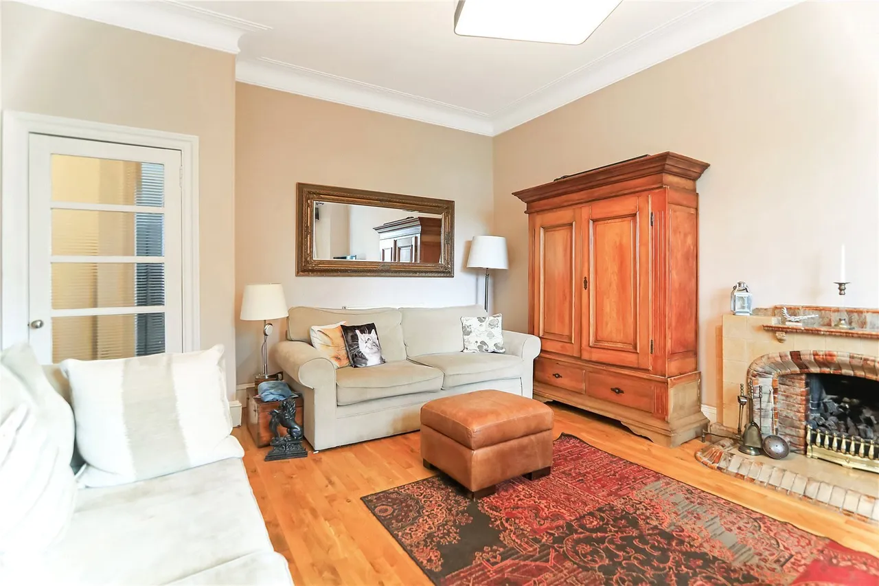 Ardgowan Square, Greenock, PA16, photo 16
