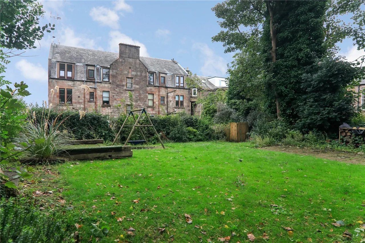 Ardgowan Square, Greenock, PA16, photo 26