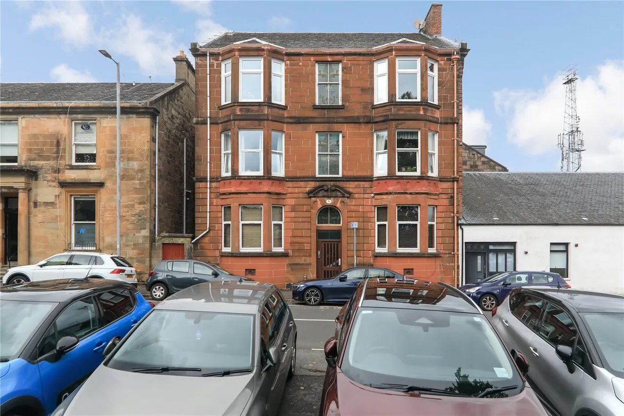 3 bed flat for sale — Ardgowan Square, Greenock, PA16