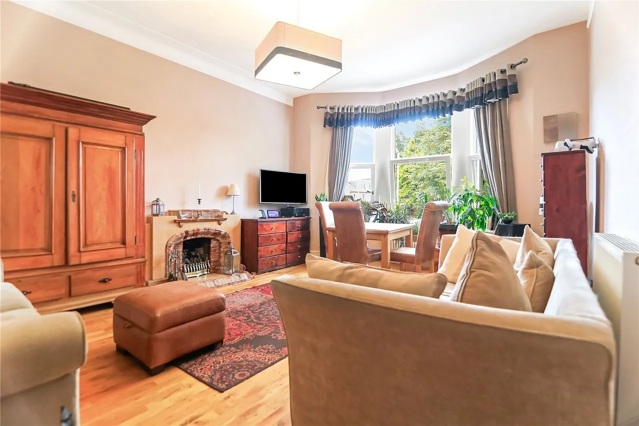 Ardgowan Square, Greenock, PA16, photo 2