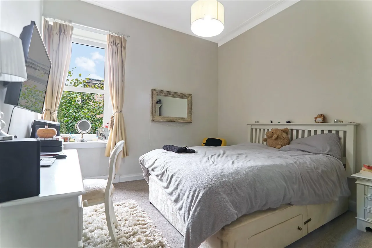 Ardgowan Square, Greenock, PA16, photo 9