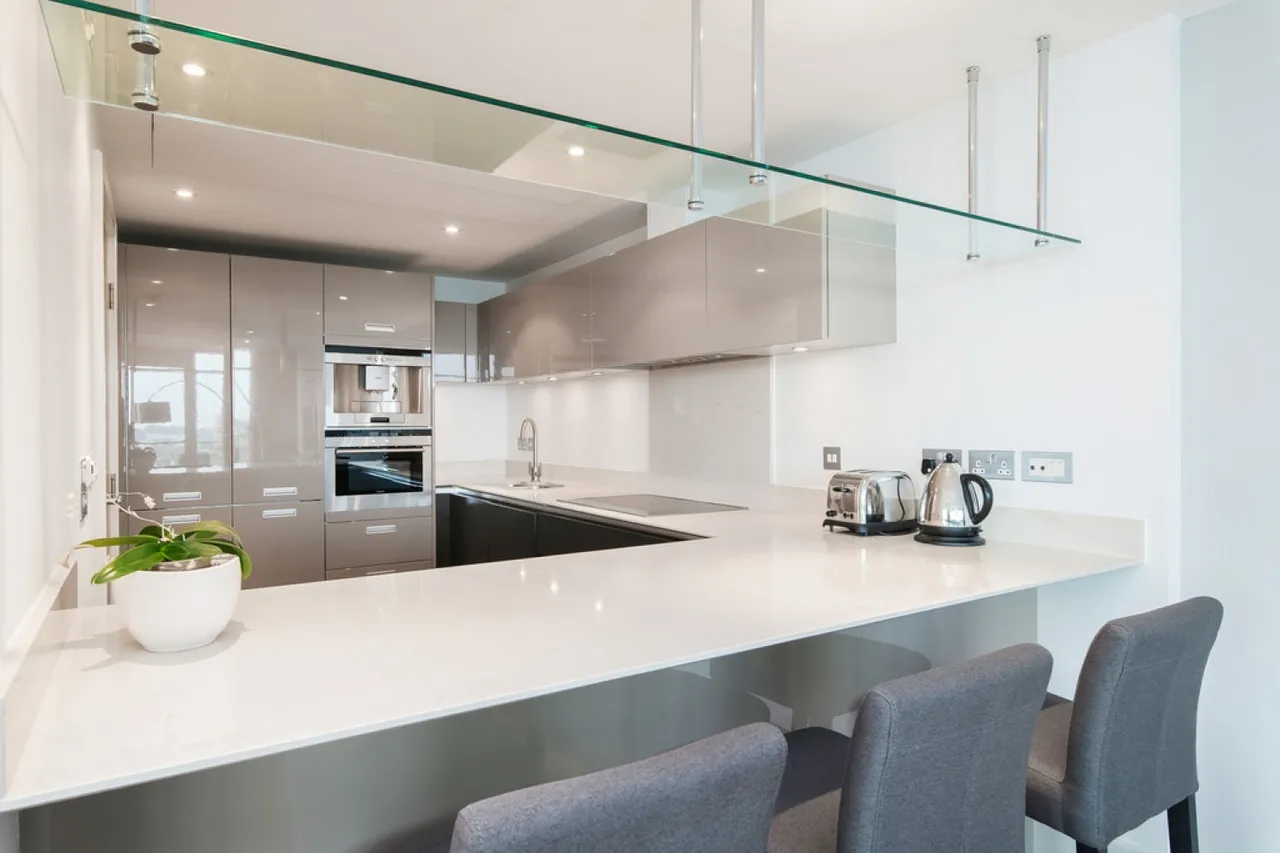Ensign House, Battersea Reach, photo 5