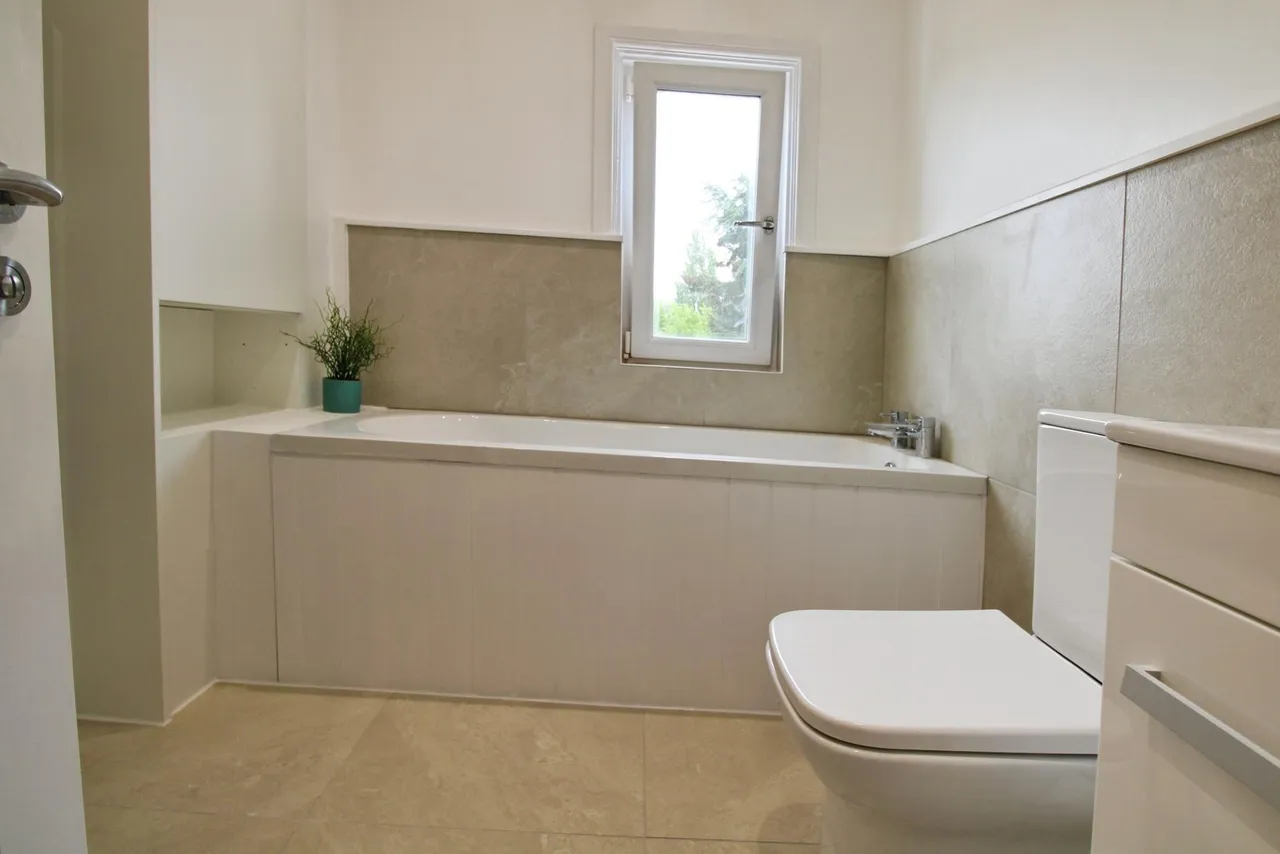 Colchester Road, Manningtree, CO11, photo 10
