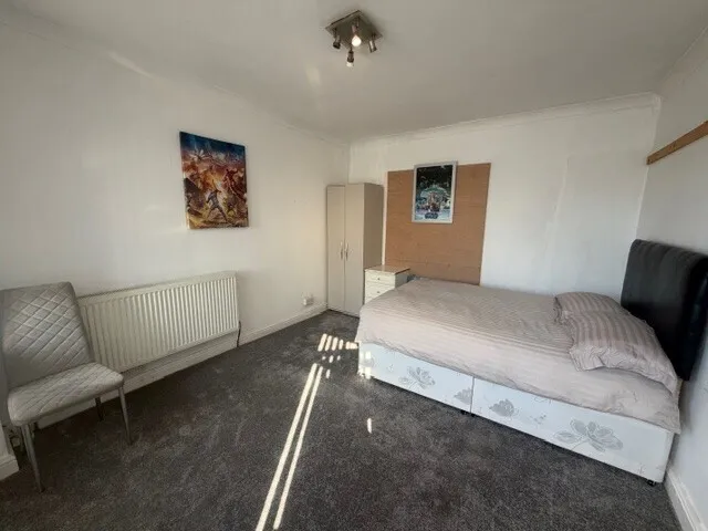 Birmingham Road, B43, photo 6