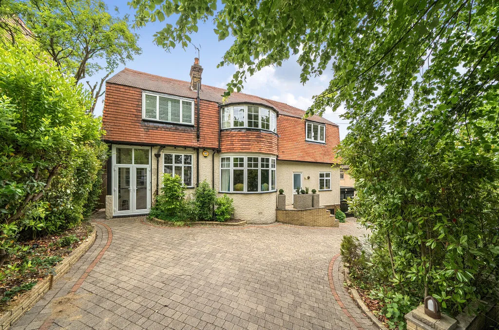 5 bed house for sale — Bencombe Road, Purley CR8 4DQ
