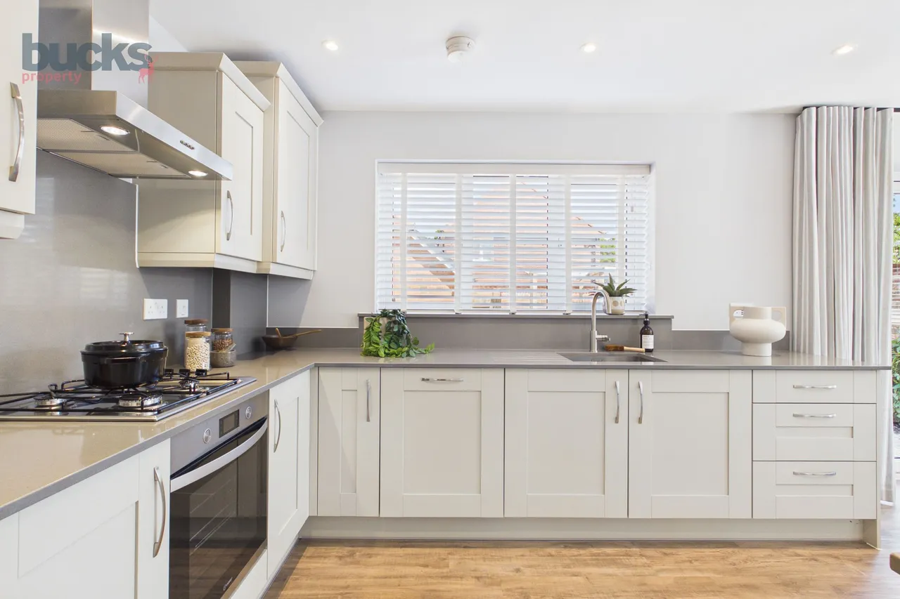 Oakside, Kirdford, RH14, photo 11