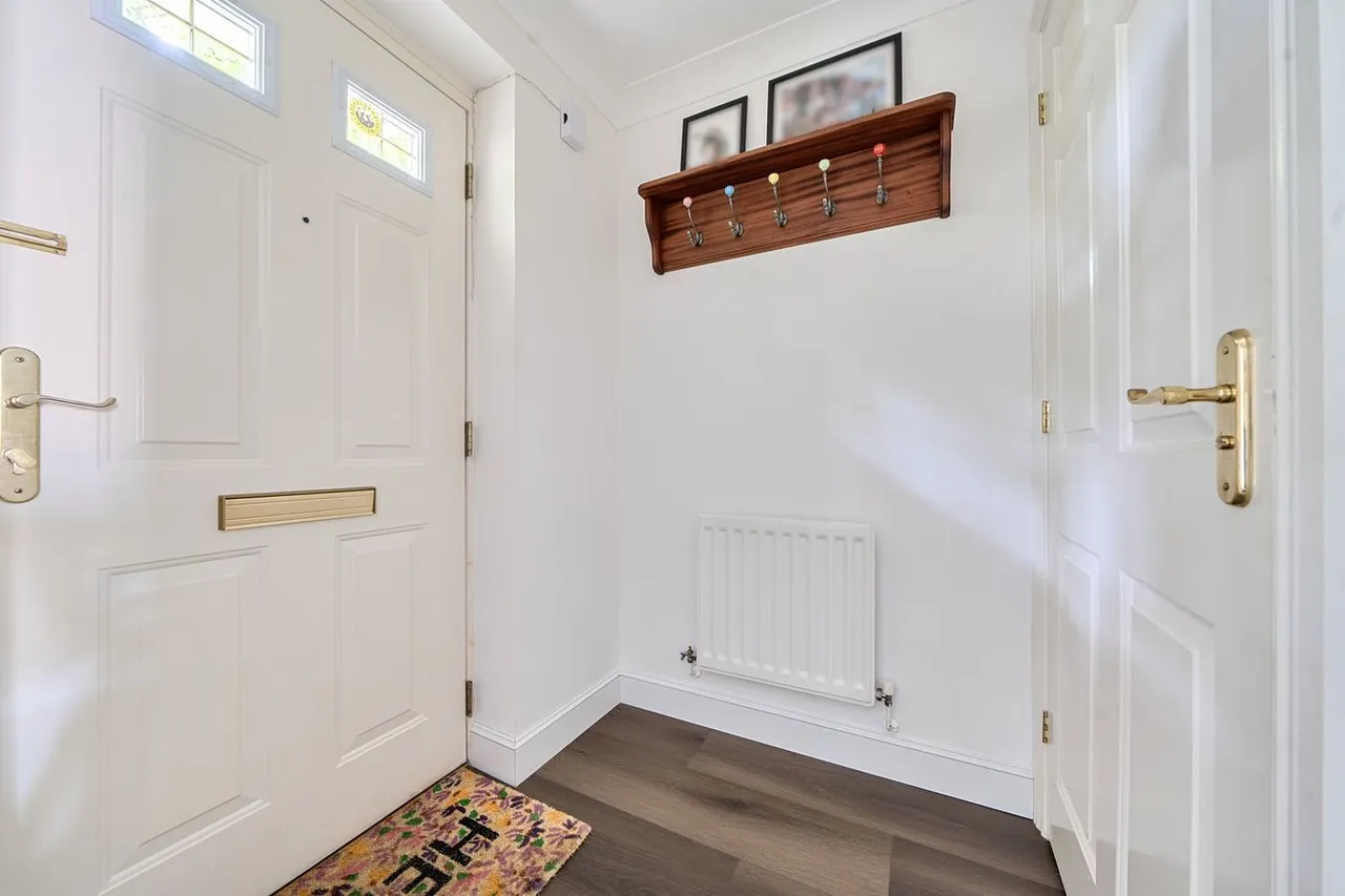 St Andrews Walk, Wells, BA5, photo 9
