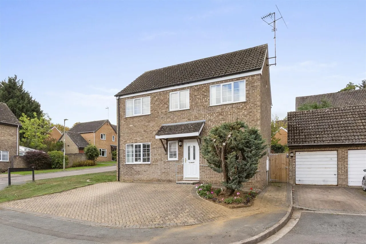 4 bed house for sale, Whimbrel Way, Banbury, OX16