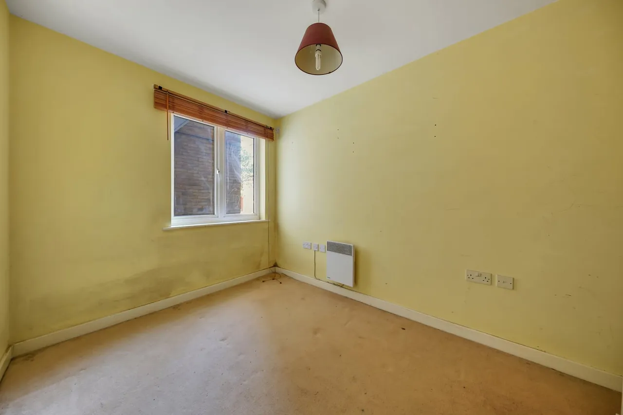 6 Royal Crescent, Newbury Park, Ilford, IG2 7NH, photo 13