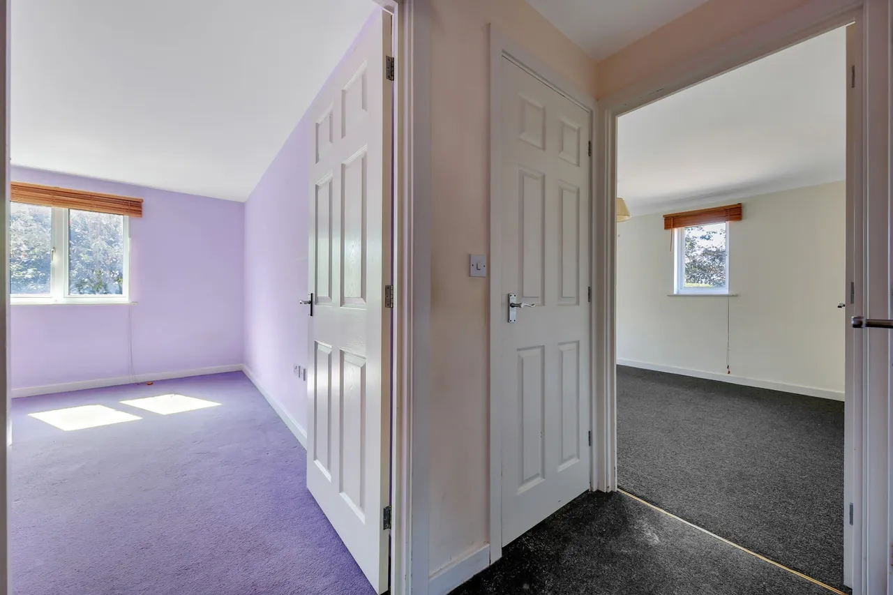 6 Royal Crescent, Newbury Park, Ilford, IG2 7NH, photo 9