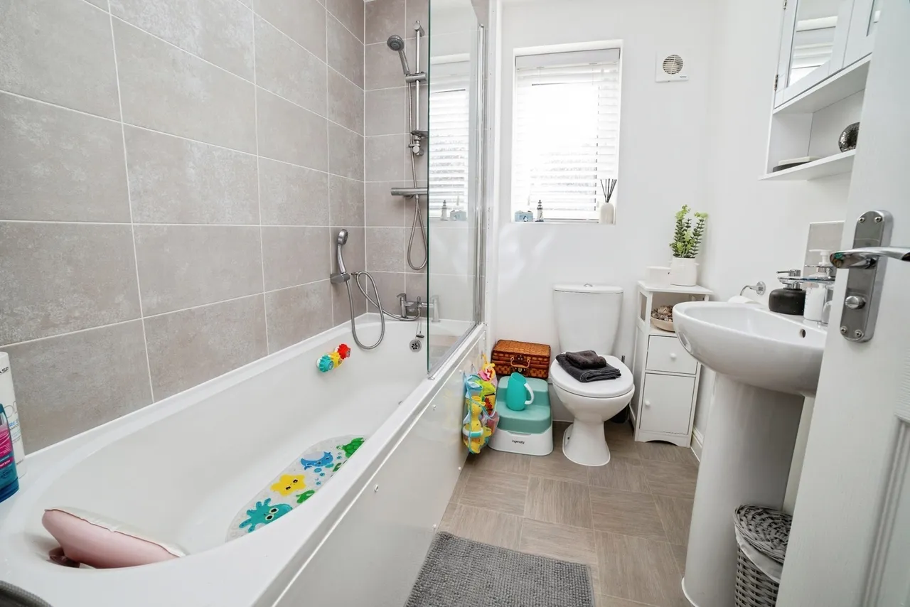 Rebecca Close, Sutton-in-Ashfield, Nottinghamshire, NG17, photo 13
