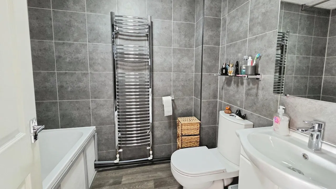 Hawks Way, Sleaford, NG34, photo 9