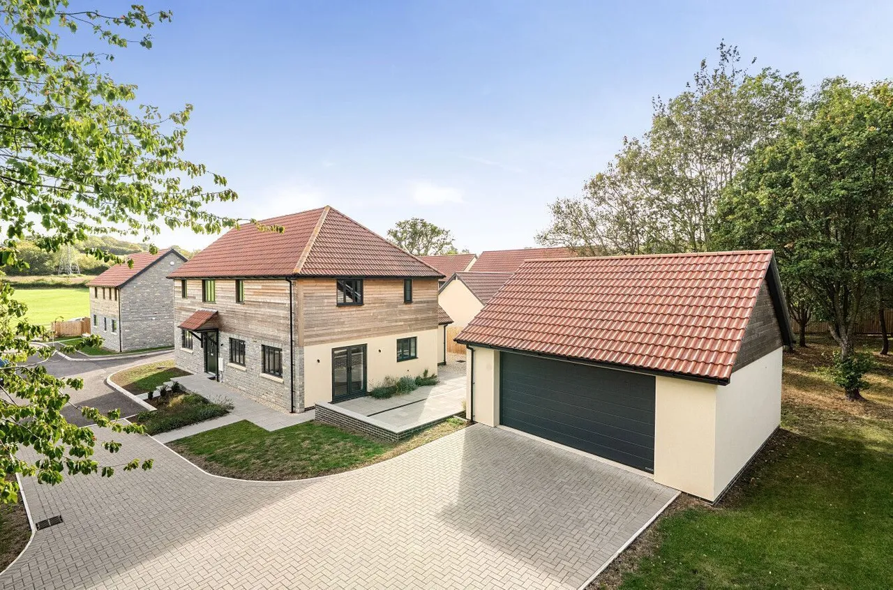4 bed house for sale, Pipers Farm, Berhill, TA7