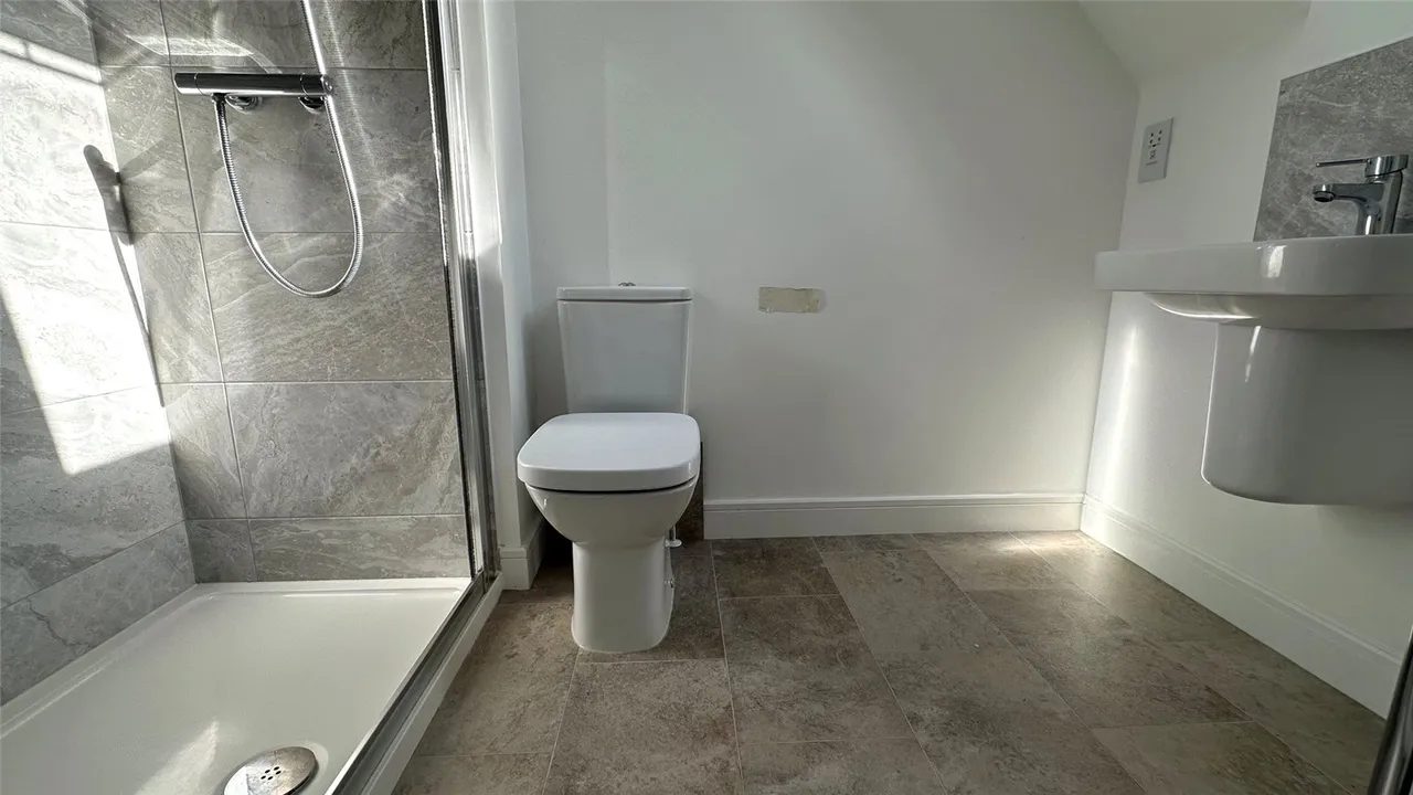 Castle Hill Drive, Ebbsfleet, DA10, photo 4