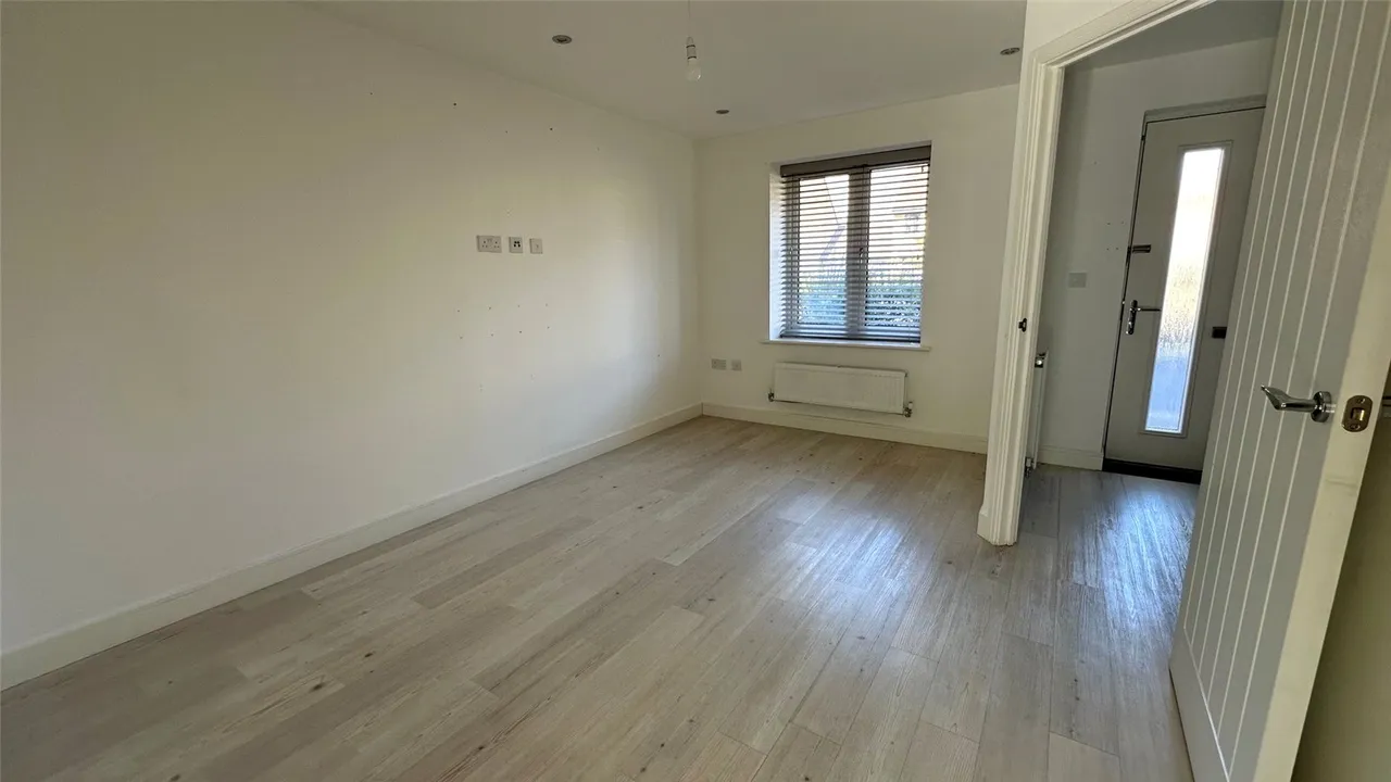 Castle Hill Drive, Ebbsfleet, DA10, photo 14