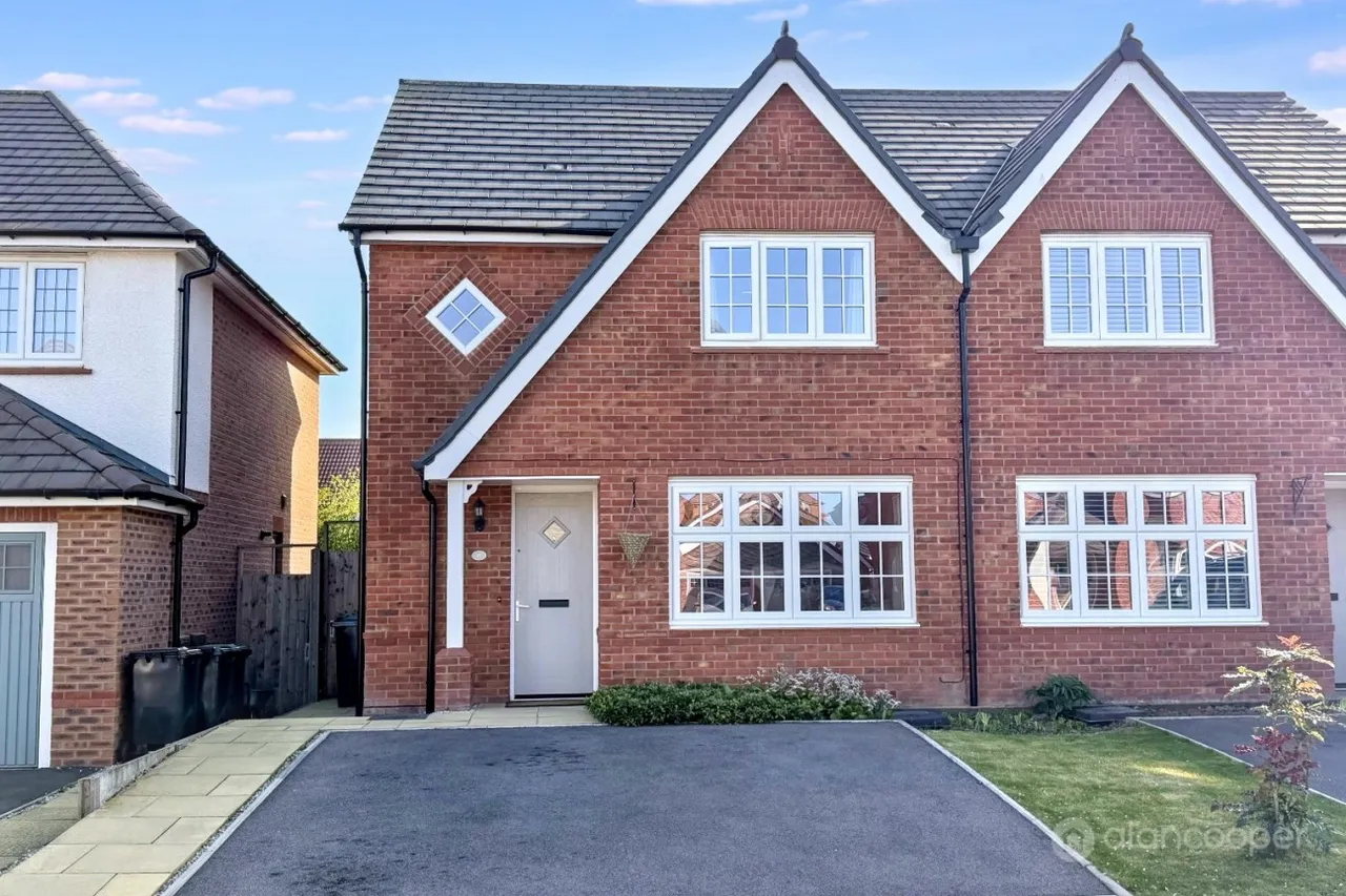 3 bed house for sale, Hadrian Way, Heritage Fields, CV11