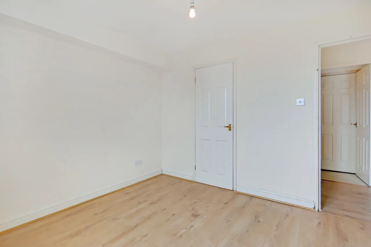 Woolwich Manor Way, London, E16 2RS, photo 6