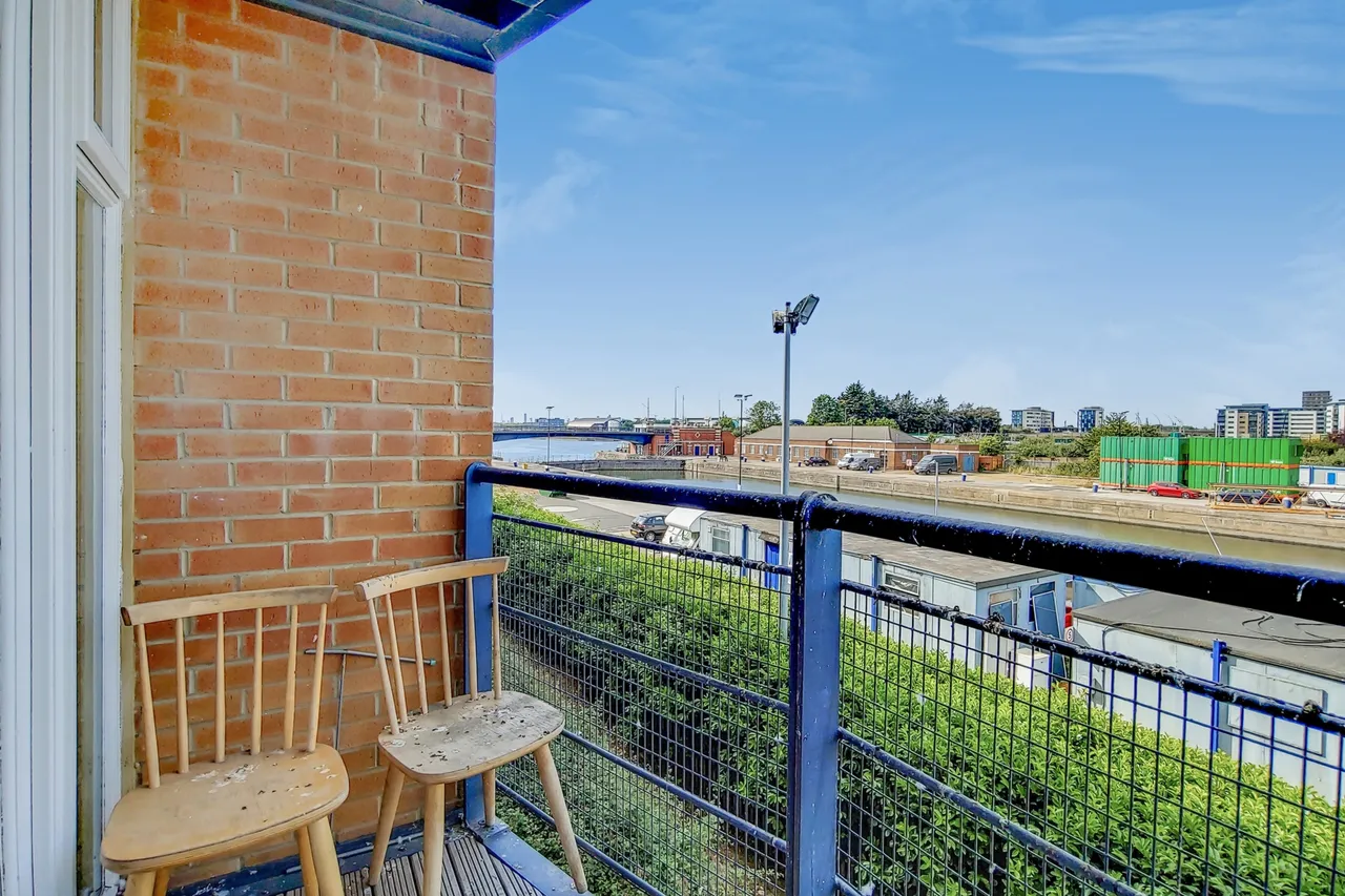 Woolwich Manor Way, London, E16 2RS, photo 5