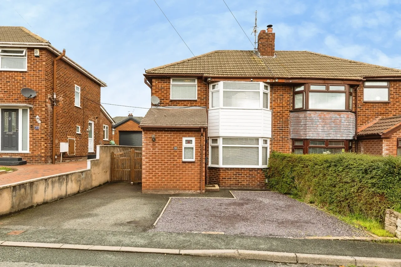 Bangor Road, Johnstown, LL14, photo 20