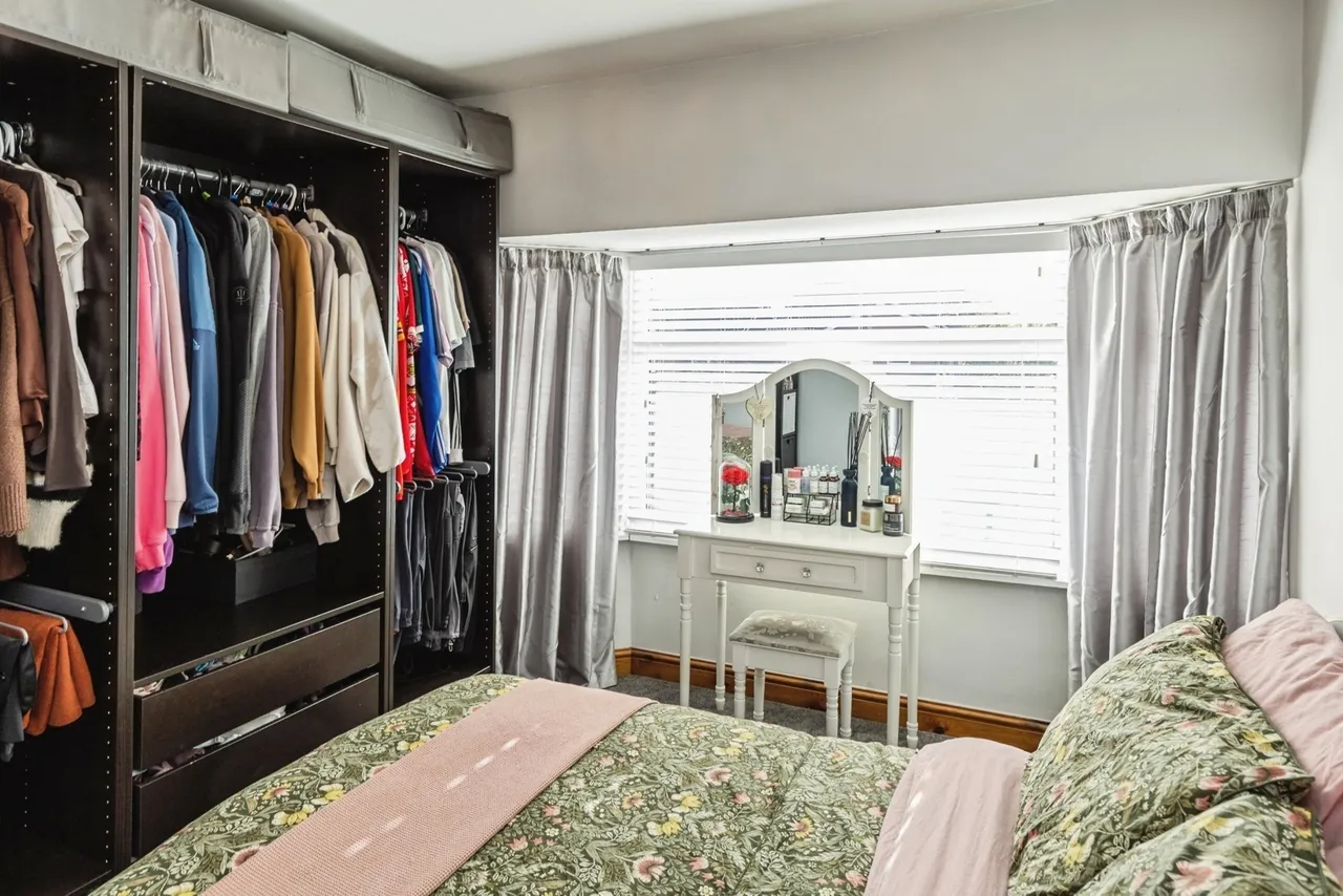Bangor Road, Johnstown, LL14, photo 9