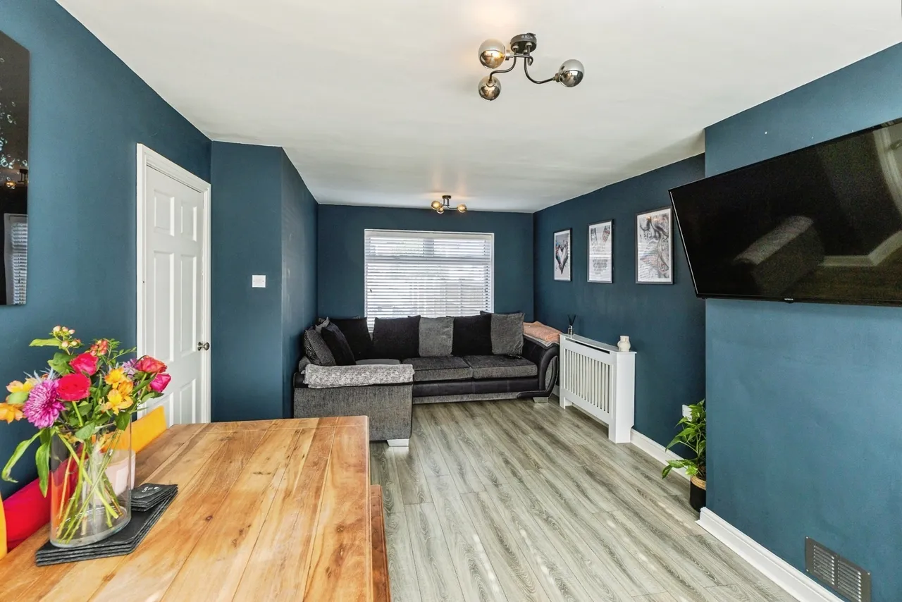 Bangor Road, Johnstown, LL14, photo 5