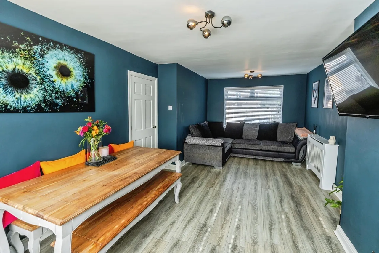 Bangor Road, Johnstown, LL14, photo 2